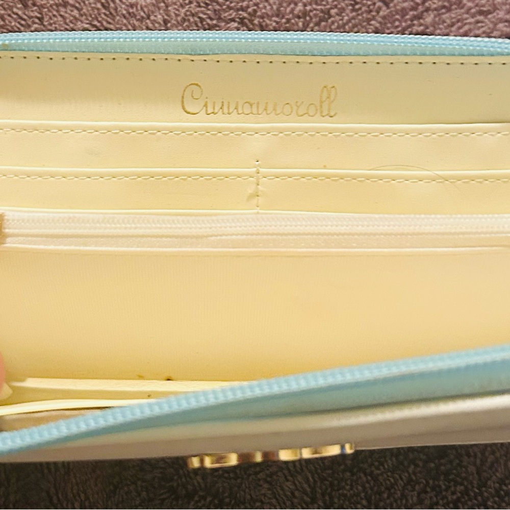 Sanrio Cinnamoroll Cream and Blue Wallet - Picture 2 of 3